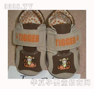 ���뷿��ɫ���D����Ь