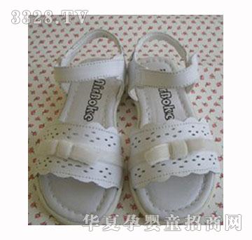 ���ؿ�Ůͯ��ɫ��߅��Ь