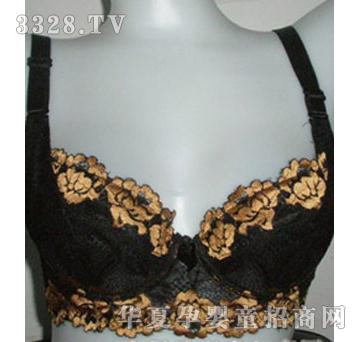 ��һ�c�����̓�(n��i)�º�ɫ