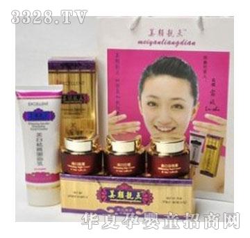 ����n�c��2+1��