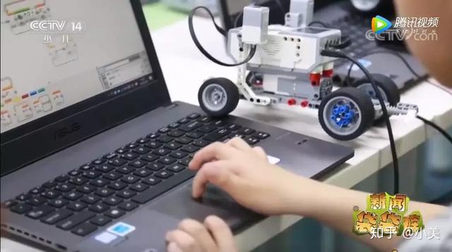 �ذ�����ҕ���}��(b��o)��ͯ��ͯ�����ڶ����ك����̹�(ji��)�@�߶��u�r(ji��)