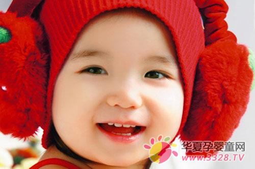 ��y����;��