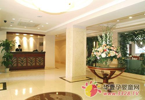 2012�����Ћ�ͯչ�[��(hu��)������B���ֺ�̩��܇(ch��)�|վ��